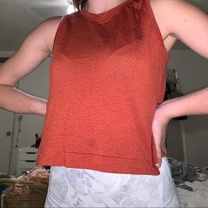 Lululemon cropped muscle tee